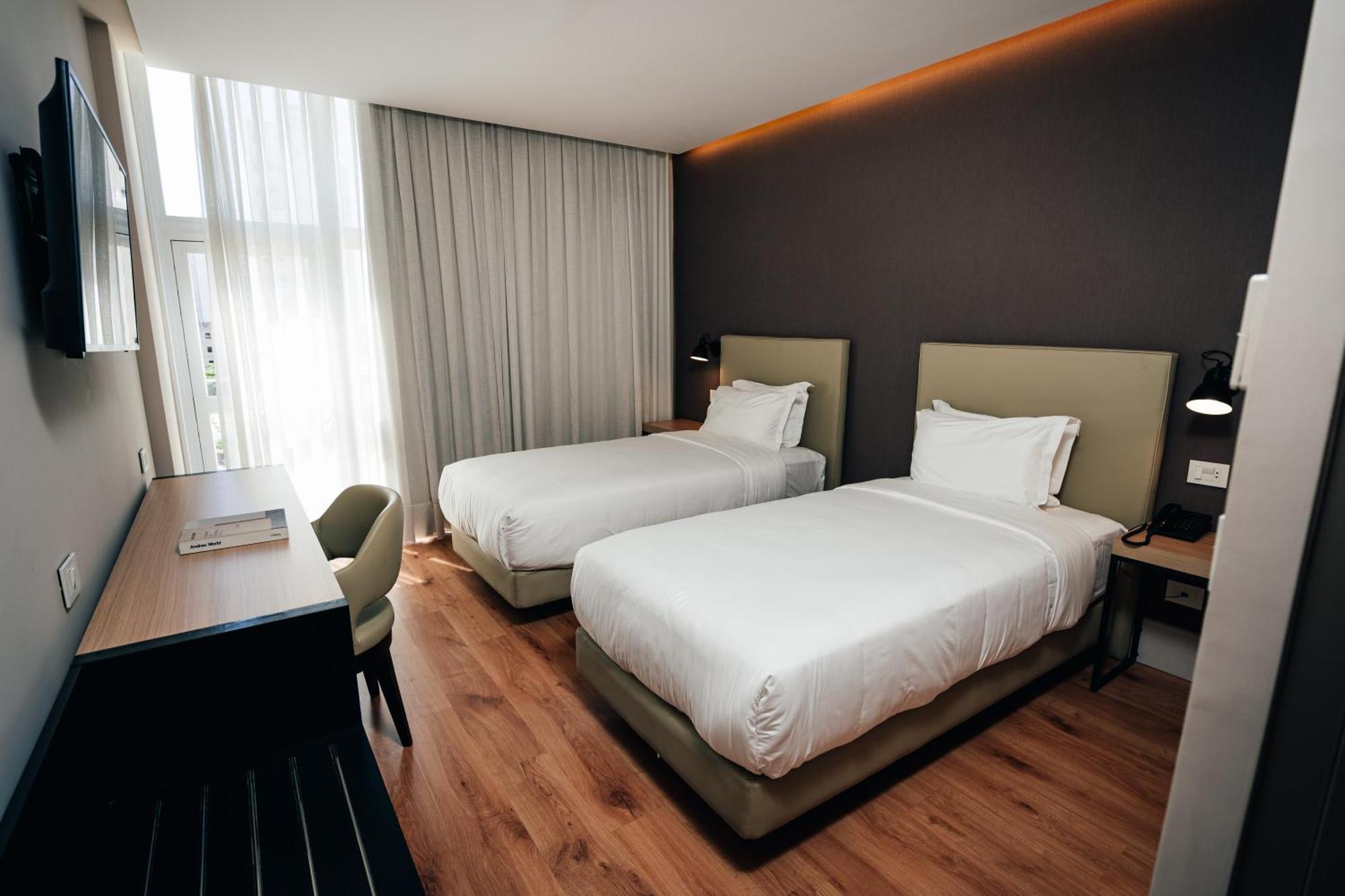 Palmaroga Hotel Asuncion, Tapestry Collection By Hilton מראה חיצוני תמונה